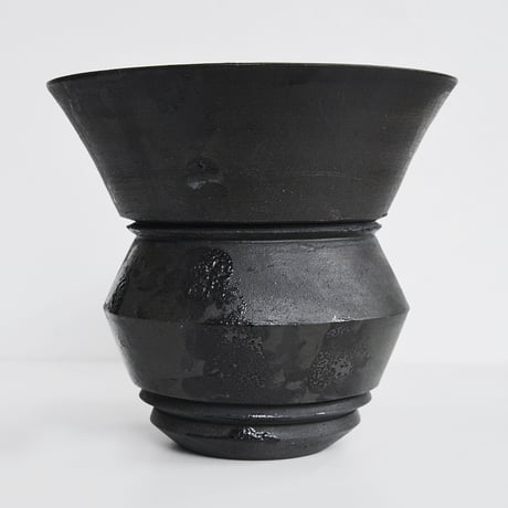＜ceramic pot ＞ GRAFFITI  Matt Black type_GA09