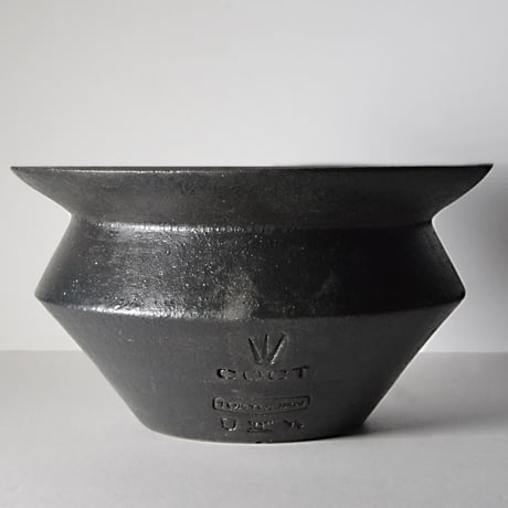 ceramic pot  SHARP EDGE  Matt Black type