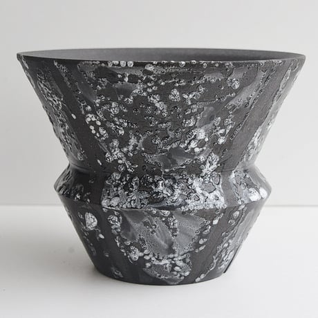 ＜ceramic pot ＞√ROOT MattBlack+W type_UK04