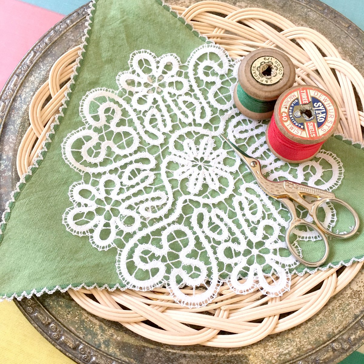 アンティークイタリア オープンカットワーク花刺繍＆ボビンレース ラージドイリー アンティークイタリア オープンカットワーク花刺繍＆ボビンレース