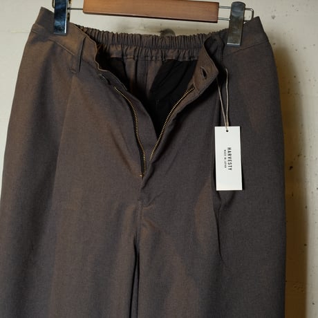 HARVESTY ハーベスティ "RELAXING TWILL EGG TUCK PANTS"