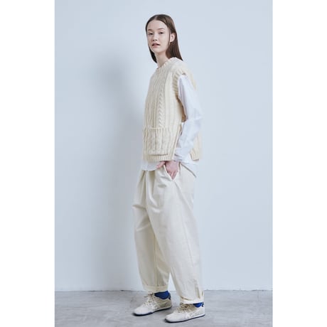 (g) グラム "LAM WOOL CABLE KNITTING VEST" ラムウールケーブル編みベスト