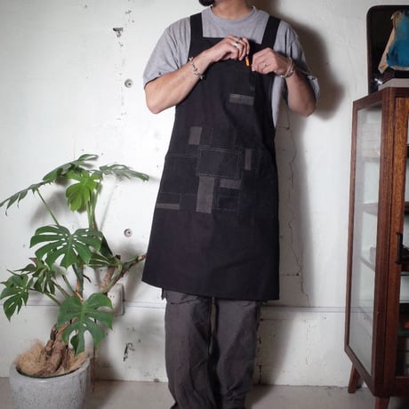 hobo ホーボー "CROSS BACK APRON UPCYCLED US ARMY CLOTH LOGWOOD DYED"エプロン