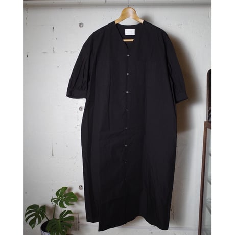 MANON マノン "V-NECK PUFF SLEEVE ONE PIECE"Vネック パフスリーブワンピース