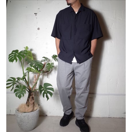 CURLY カーリー "BACK EZ 2TUCK TROUSERS"トラウザー