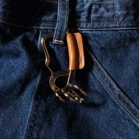 hobo ホーボー "CARABINER KEY RING SHINY BRASS with SHRINK COW LEATHER"