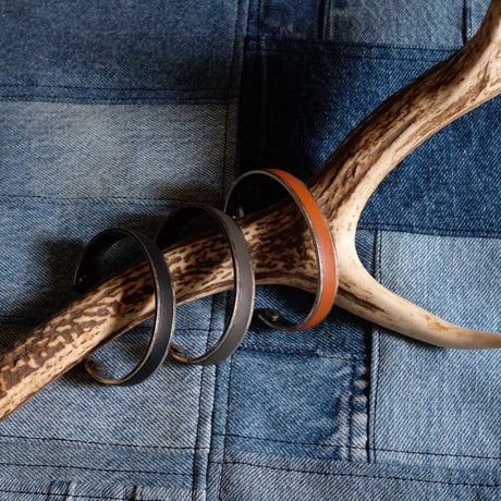 hobo ホーボー "BRASS BRACELET NARROW with COW LEATHER" ブレスレット