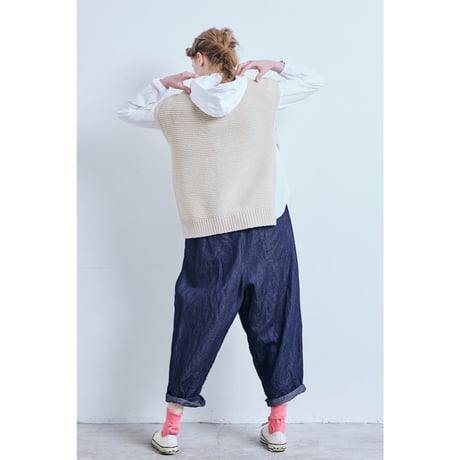 (g) グラム "SHEEP YARN CABLE KNITTING VEST"シープヤーンケーブル編みベスト
