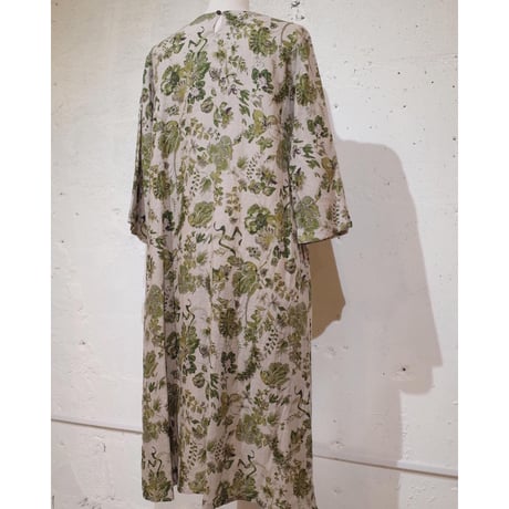 ina  / リネンキャンバス花柄 裾脇スリットワンピース
