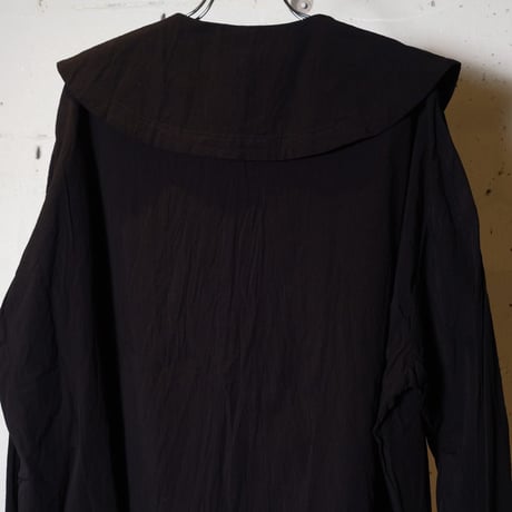 (g) グラム "ROUND BIG COLLAR BLOUSE"