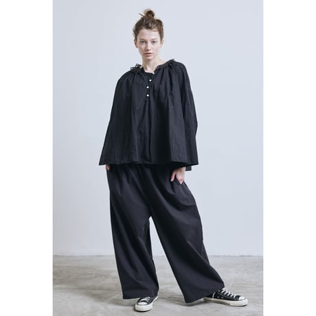 (g) グラム "CUT LACE GATHER BLOUSE"