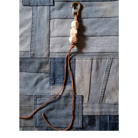 hobo ホーボー "GEOMETRIC WOOD BEADS KEY RING with BRASS"