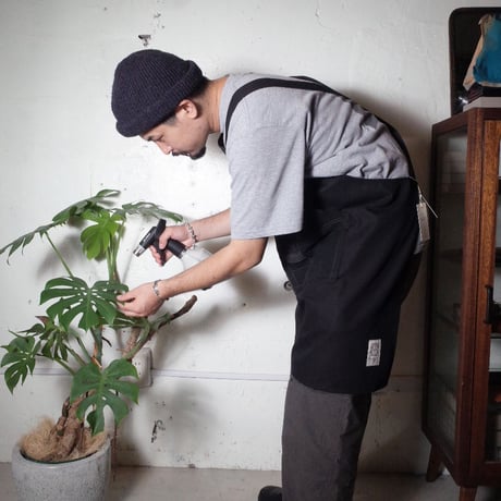hobo ホーボー "CROSS BACK APRON UPCYCLED US ARMY CLOTH LOGWOOD DYED"エプロン