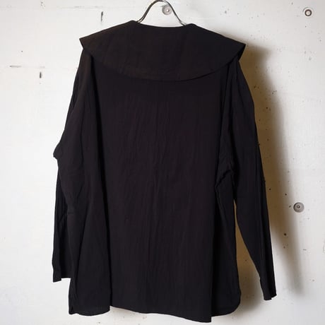 (g) グラム "ROUND BIG COLLAR BLOUSE"