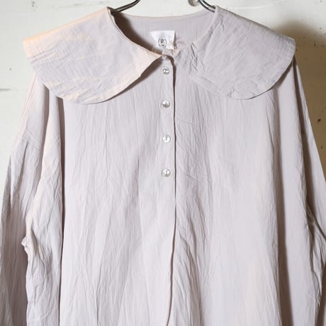 (g) グラム "ROUND BIG COLLAR BLOUSE"