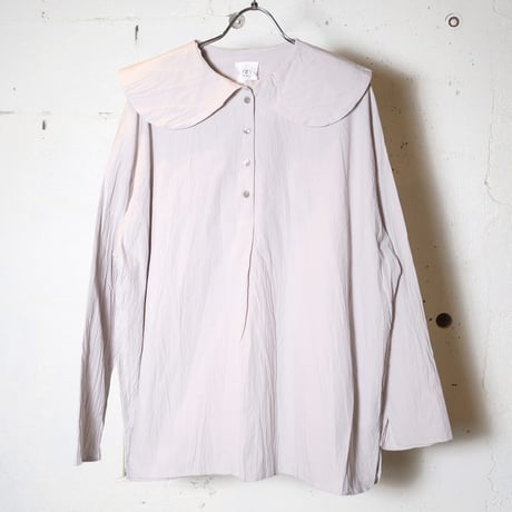 (g) グラム "ROUND BIG COLLAR BLOUSE"