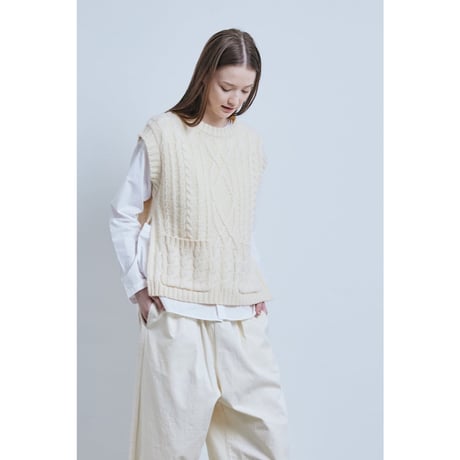 (g) グラム "LAM WOOL CABLE KNITTING VEST" ラムウールケーブル編みベスト