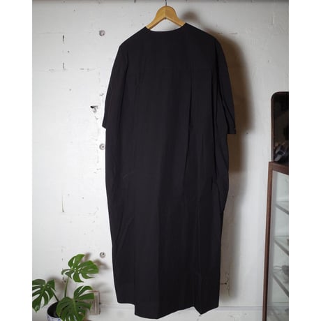 MANON マノン "V-NECK PUFF SLEEVE ONE PIECE"Vネック パフスリーブワンピース