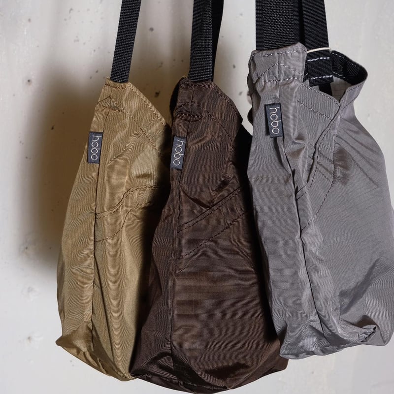 hobo 未使用　ホーボー US アーミークロス クッション アップサイクル hobo ホーボー 