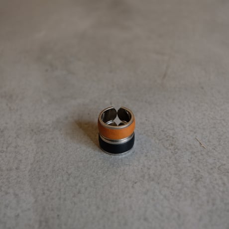 hobo ホーボー "BRASS RING with HORSE LEATHER"