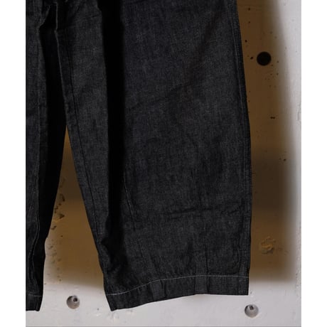 HARVESTY ハーベスティー"BLACK DENIM NARROW CIRCUS PANTS"