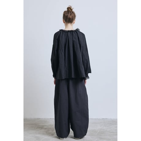 (g) グラム "CUT LACE GATHER BLOUSE"