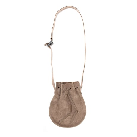 hobo ホーボー "DRAWSTRING POUCH FIDLOCK® BUCKLE COW SUEDE"ドローストリングポーチ