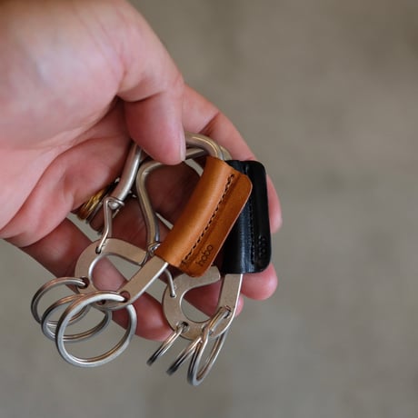 hobo ホーボー "CARABINER KEY RING with HORSE LEATHER"