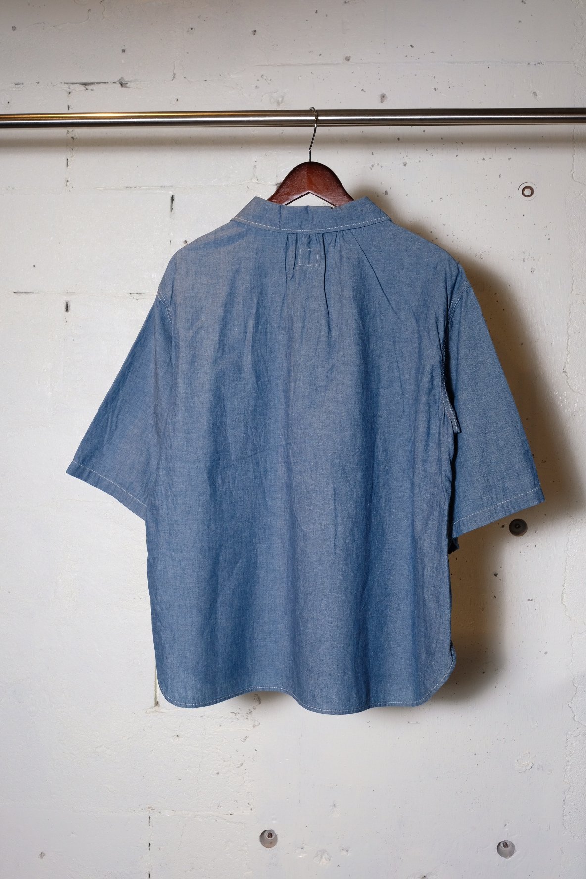 トップス ORDINARY FITS CHAMBRAY PULLOVER SHIRTS CHAMBRAY SHORT SLEEVE PULLOVER SHIRTS - ORDINARY FITS