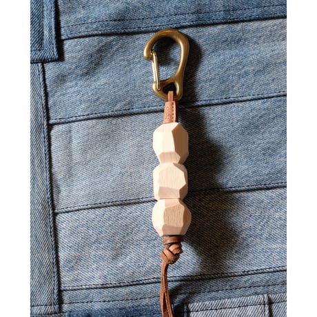 hobo ホーボー "GEOMETRIC WOOD BEADS KEY RING with BRASS"