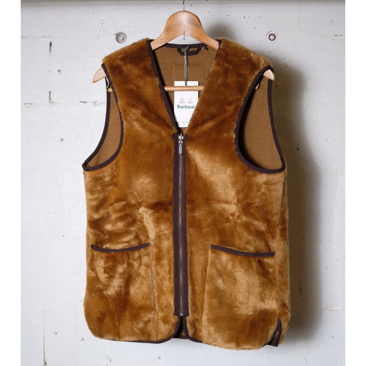 バブアーファーベスト Barbour ベスト ジレ BARBOUR/バブアー/フロントジップ ファー