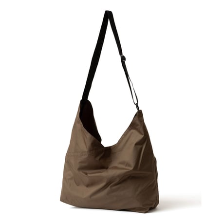 hobo ホーボー "PACKABLE AZUMA SHOULDER BAG M POLY RIPSTOP"