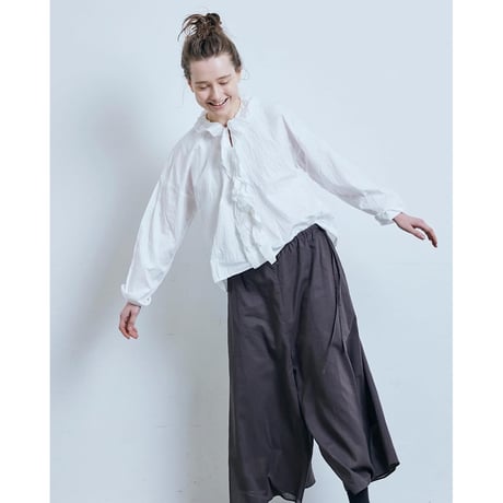 (g) グラム "FRILL TRIM BLOUSE" フリルトリムブラウス