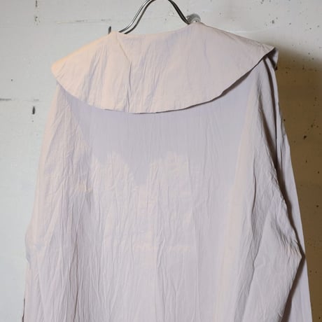 (g) グラム "ROUND BIG COLLAR BLOUSE"