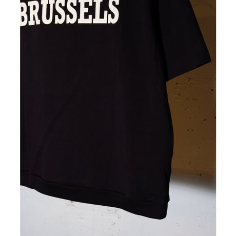 NARU ナル "アーミーコットン度詰天竺 BRUSSELSプリントT"