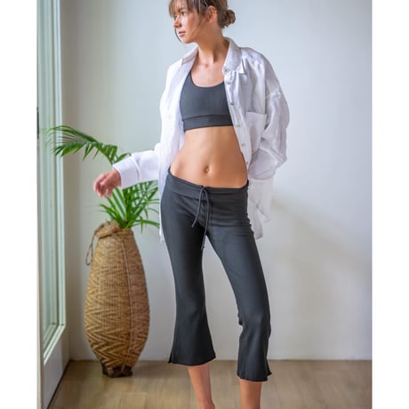 Black Rib Flare Capri Leggings