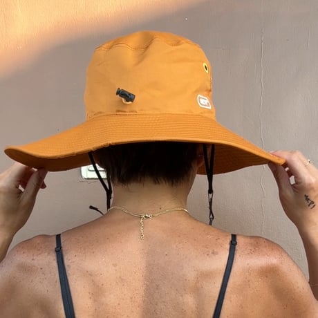 ツバ広め撥水ハット　Smoky Orange