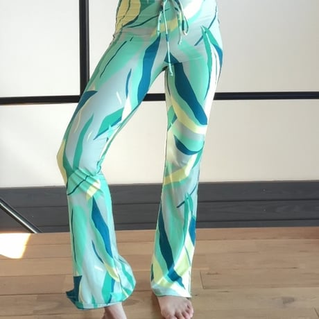 Tropic Leaf Flare Long Leggings