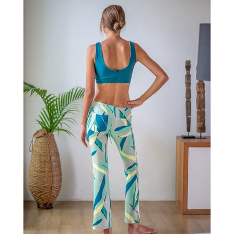 Tropic Leaf Flare Long Leggings