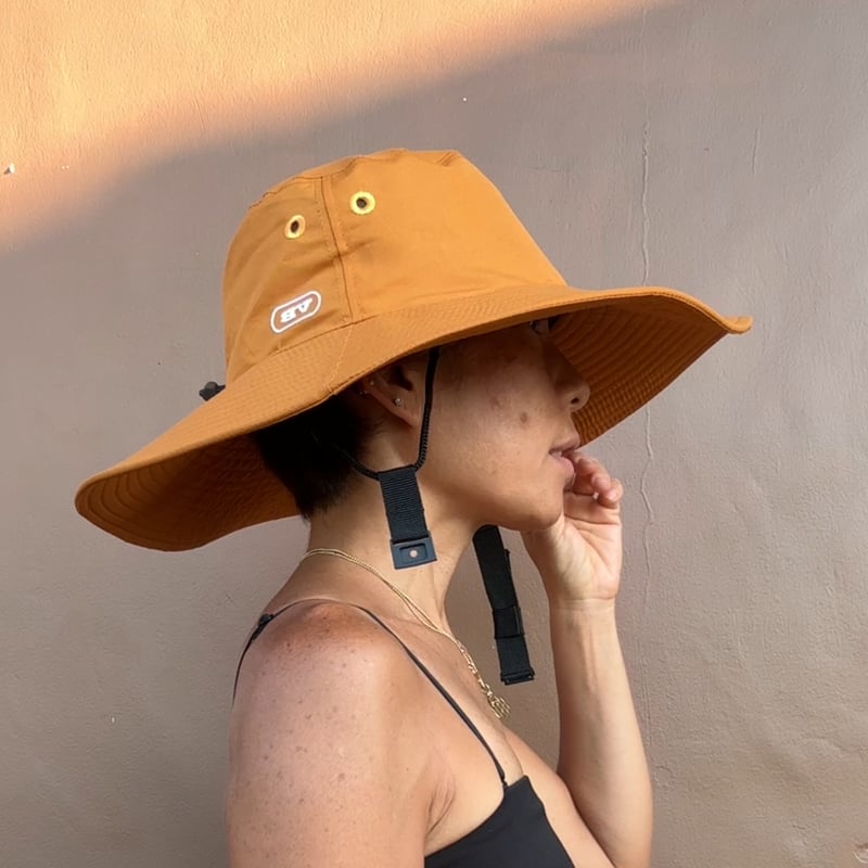 ツバ広め撥水ハット Smoky Orange | via Bella