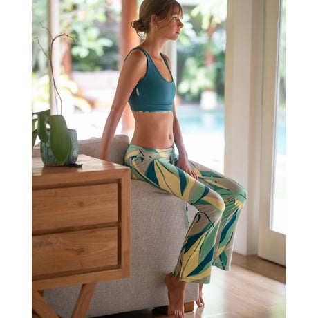 Tropic Leaf Flare Long Leggings