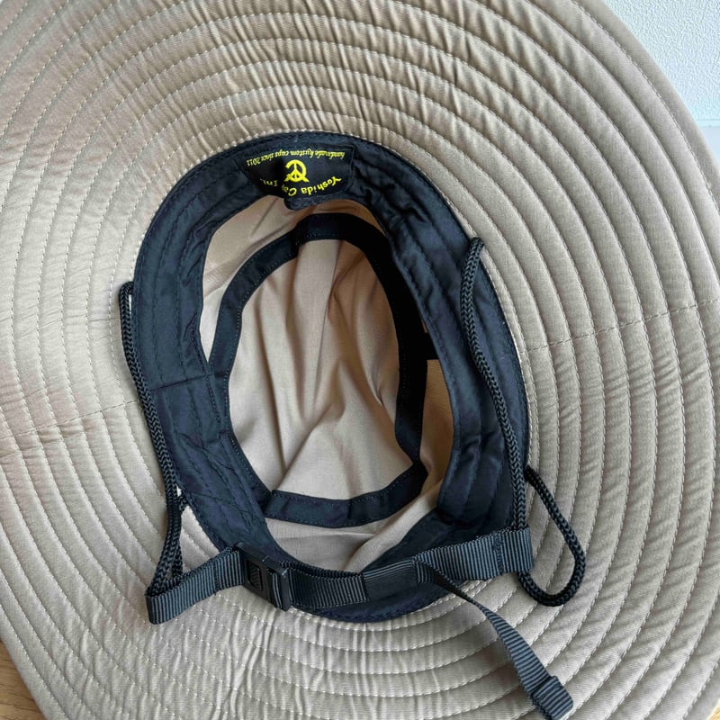 ツバ広め撥水ハット Camel | via Bella