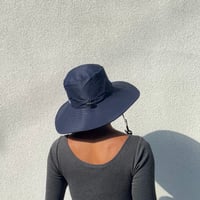 ツバ広め撥水ハット　Navy