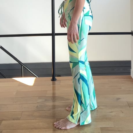 Tropic Leaf Flare Long Leggings