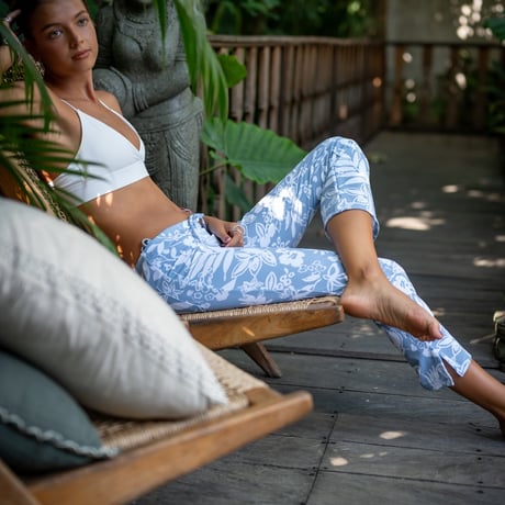 Flare Capri Leggings  Bali Flowers Ash