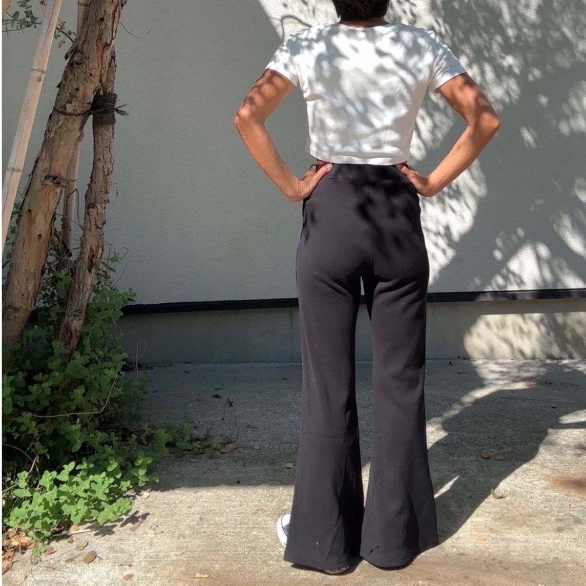 日本製 リブフレアパンツBlack | via Bella