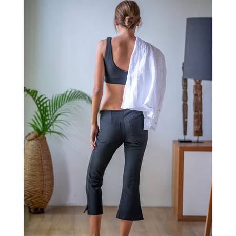 Black Rib Flare Capri Leggings