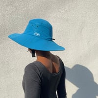 8月末発送 ツバ広め撥水ハット Sky
