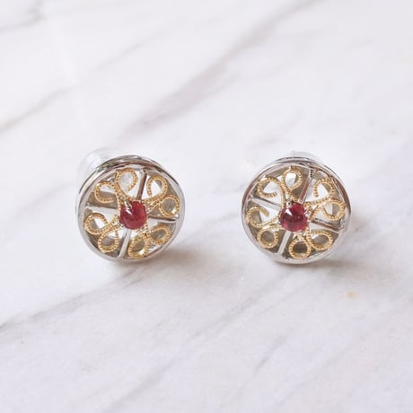 PtK18カボションルビーピアス