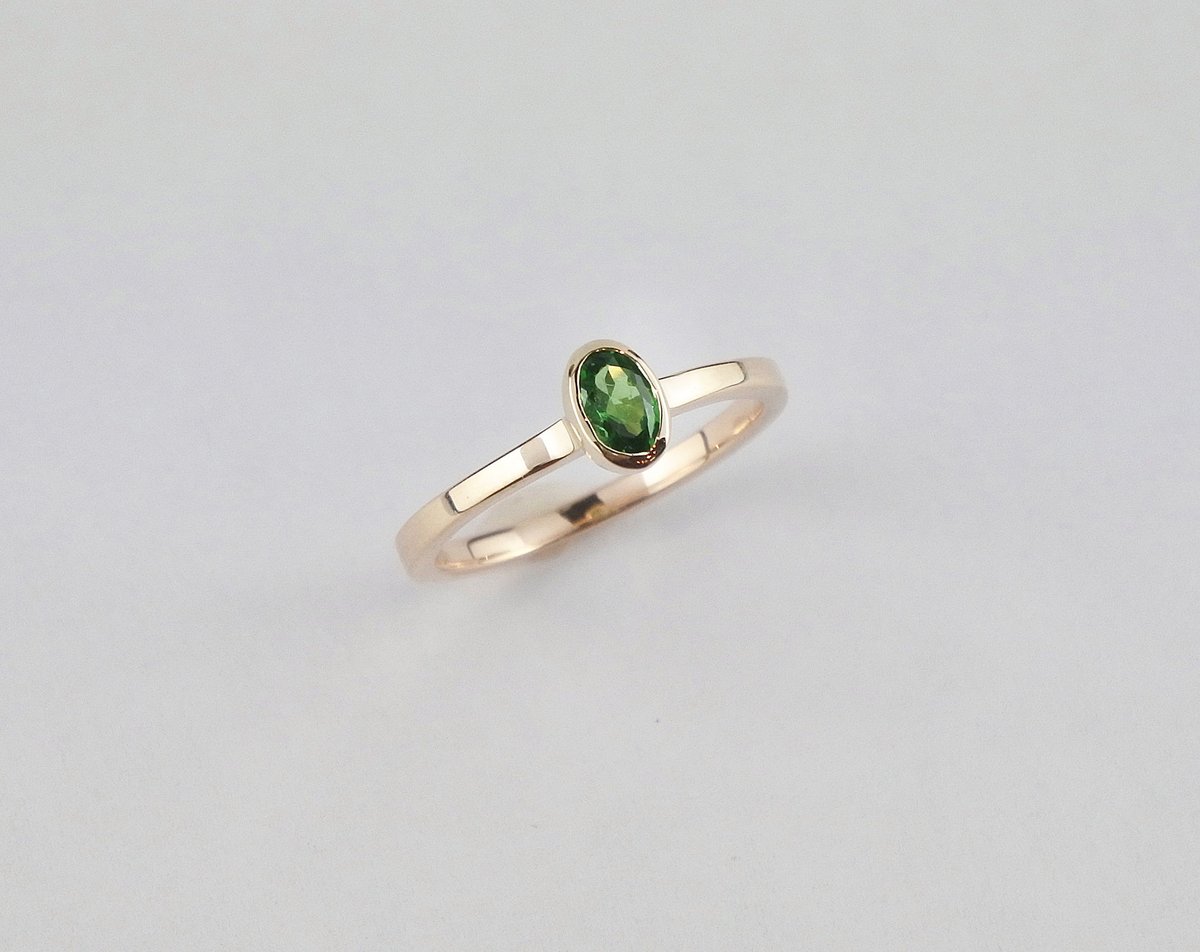 天然グリーンガーネットリング グリーンガーネットリング | Volume Jewel Studio